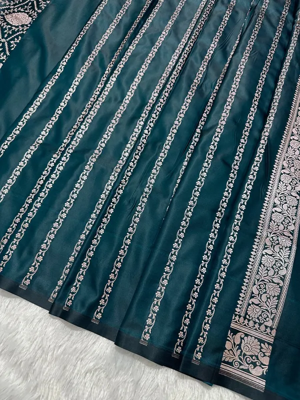 Luxurious_Deep_Teal_Banarasi_Silk_Saree