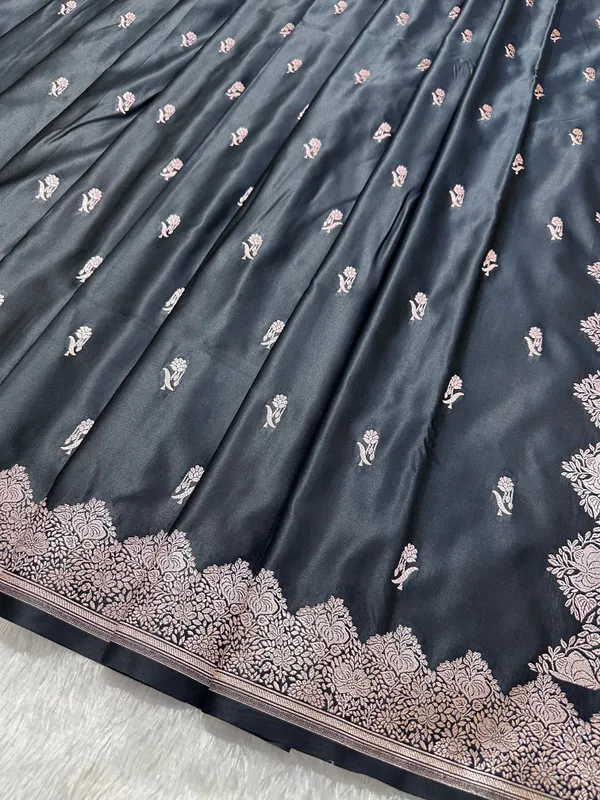 Luxurious_Midnight_Black_Banarasi_Silk_Saree