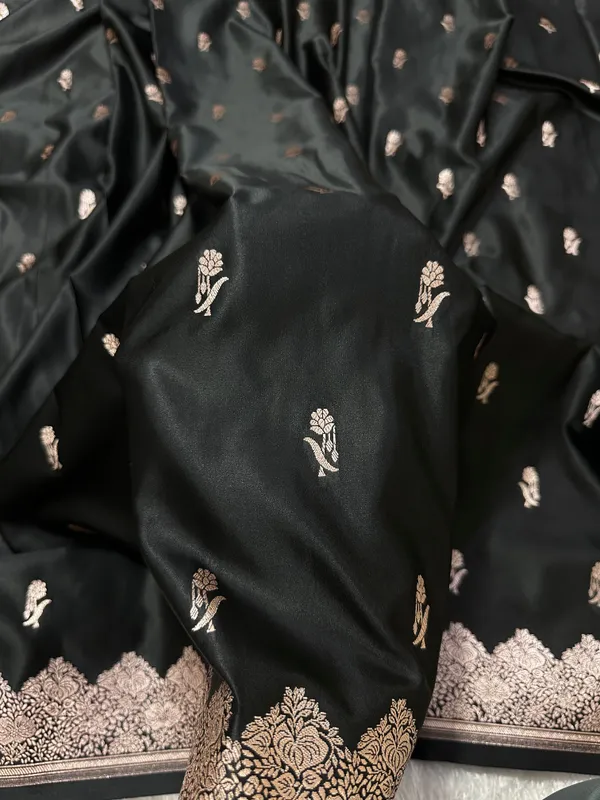 Luxurious_Midnight_Black_Banarasi_Silk_Saree
