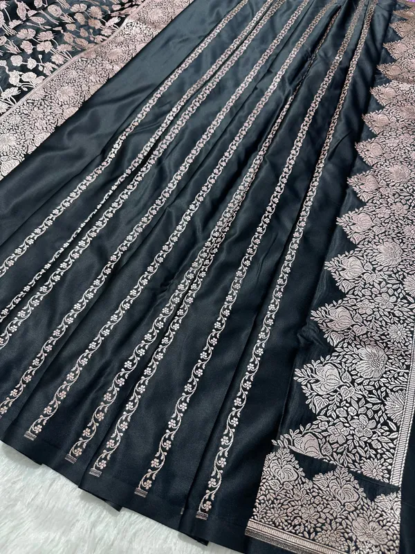 Luxurious_Midnight_Black_Banarasi_Silk_Saree