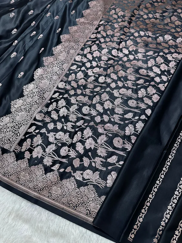 Luxurious_Midnight_Black_Banarasi_Silk_Saree