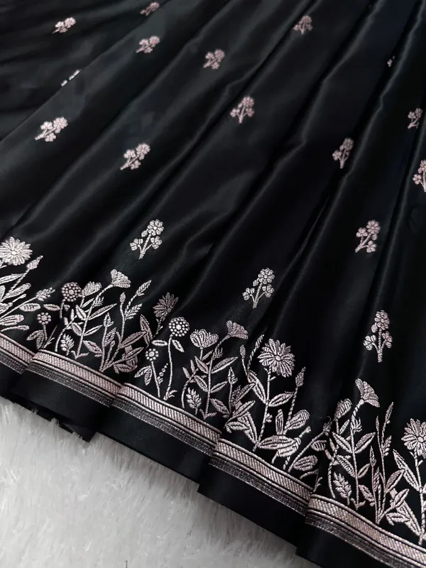 Premium_Black_Banarasi_Silk_Saree_With_Elegant_Double_Zari_Buti_Border