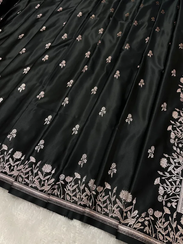 Premium_Black_Banarasi_Silk_Saree_With_Elegant_Double_Zari_Buti_Border