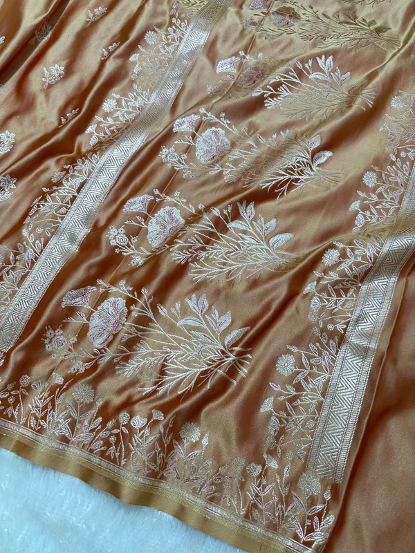 Premium_Dusty_Rose_Banarasi_Silk_Saree_With_Elegant_Double_Zari_Buti_Border