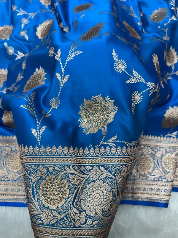 Royal_Blue_Pure_Katan_Silk_Banarasi_Saree_With_Intricate_Floral_Jaal_And_Traditional_Copper_Zari_Weaved_Border