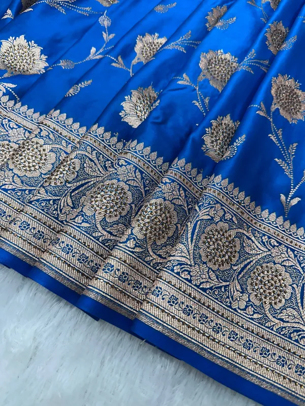 Royal_Blue_Pure_Katan_Silk_Banarasi_Saree_With_Intricate_Floral_Jaal_And_Traditional_Copper_Zari_Weaved_Border