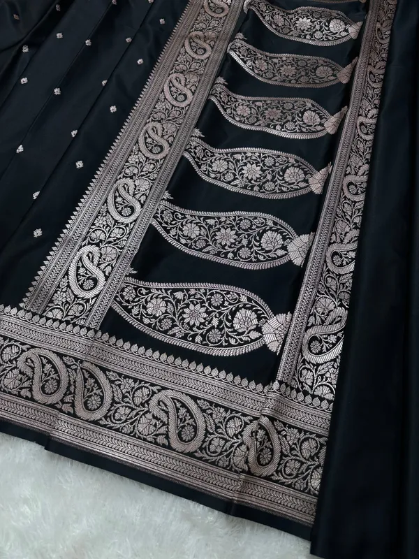 Black_Katan_Silk_Banarasi_Saree_With_Traditional_Paisley_Border_And_Subtle_Copper_Zari_Micro_Butis
