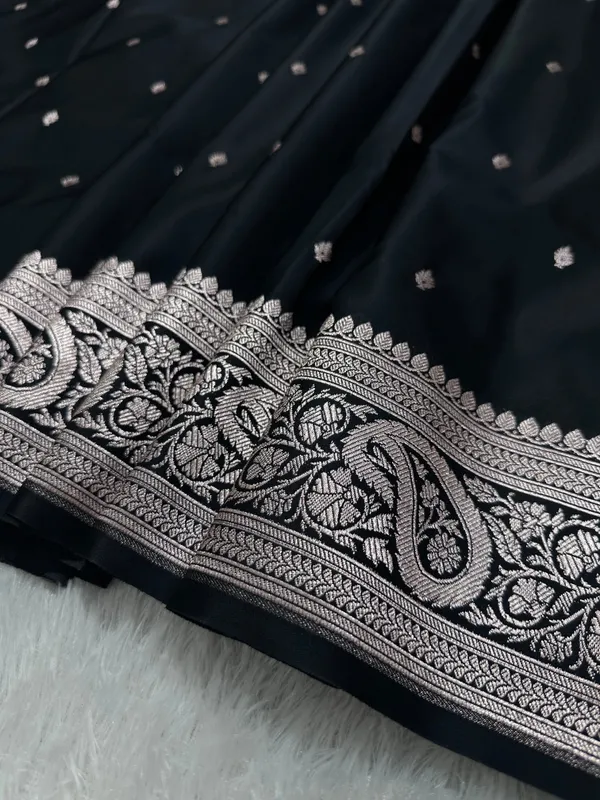 Black_Katan_Silk_Banarasi_Saree_With_Traditional_Paisley_Border_And_Subtle_Copper_Zari_Micro_Butis
