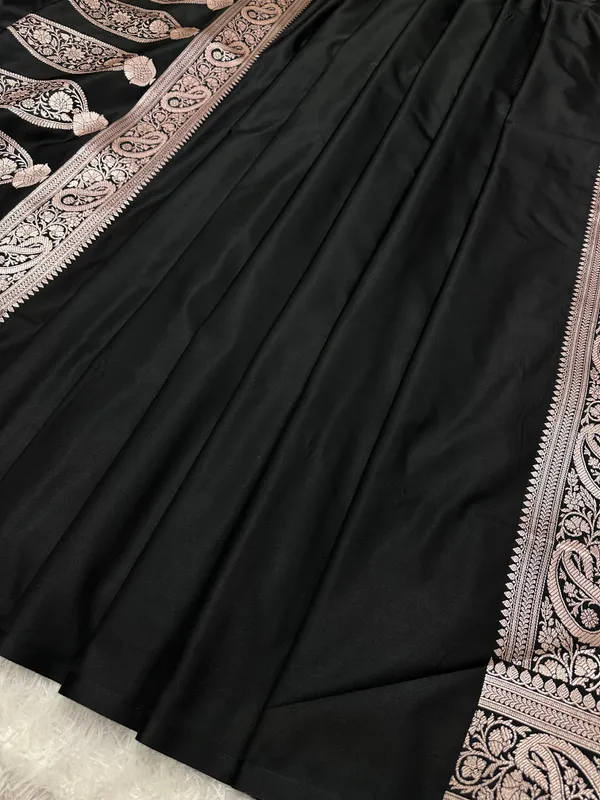 Black_Katan_Silk_Banarasi_Saree_With_Traditional_Paisley_Border_And_Subtle_Copper_Zari_Micro_Butis