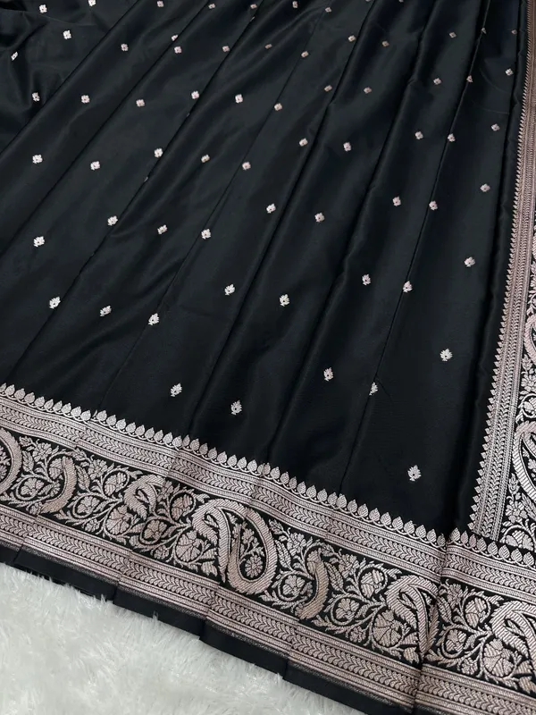 Black_Katan_Silk_Banarasi_Saree_With_Traditional_Paisley_Border_And_Subtle_Copper_Zari_Micro_Butis