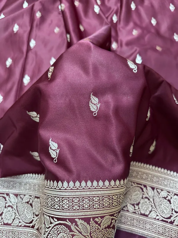 Deep_Wine_Katan_Silk_Banarasi_Saree_With_Heritage_Copper_Zari_Kalka_Bel_Border_And_Sleek_Leaf_Sprigs