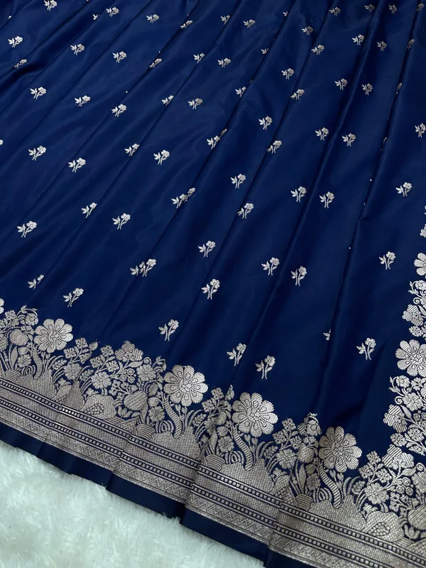Navy_Blue_Katan_Silk_Banarasi_Saree_With_Classic_Copper_Zari_Arch_Bell_Border_And_Elegant_Floral_Sprigs