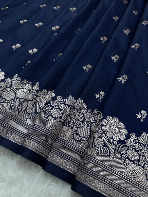 Navy_Blue_Katan_Silk_Banarasi_Saree_With_Classic_Copper_Zari_Arch_Bell_Border_And_Elegant_Floral_Sprigs