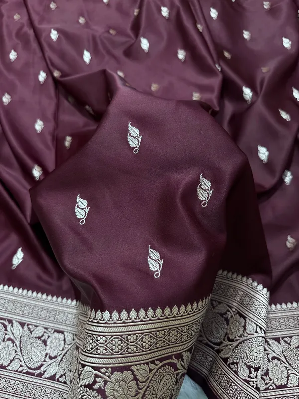 Deep_Plum_Katan_Silk_Banarasi_Saree_With_Heritage_Copper_Zari_Kalka_Bel_Border_And_Intricate_Leaf_Sprigs