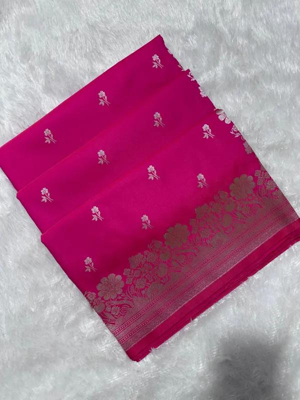 Magenta_Pink_Katan_Silk_Banarasi_Saree_With_Fine_Antique_Copper_Zari_Arch_Bell_Jhallar_Border