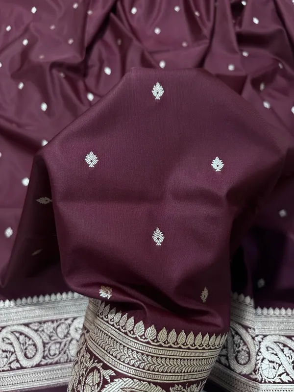 Deep_Wine_Katan_Silk_Banarasi_Saree_With_Traditional_Paisley_Border_And_Shimmering_Copper_Zari_Micro_Butis