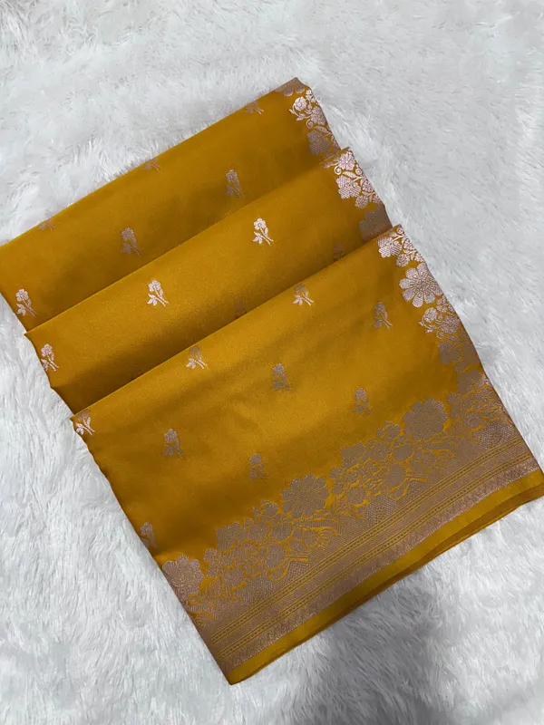 Mustard_Yellow_Katan_Silk_Banarasi_Saree_With_Fine_Antique_Copper_Zari_Arch_Bell_Jhallar_Border