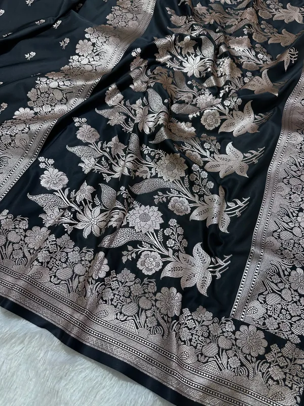 Black_Katan_Silk_Banarasi_Saree_With_Fine_Antique_Copper_Zari_Arch_Bell_Jhallar_Border