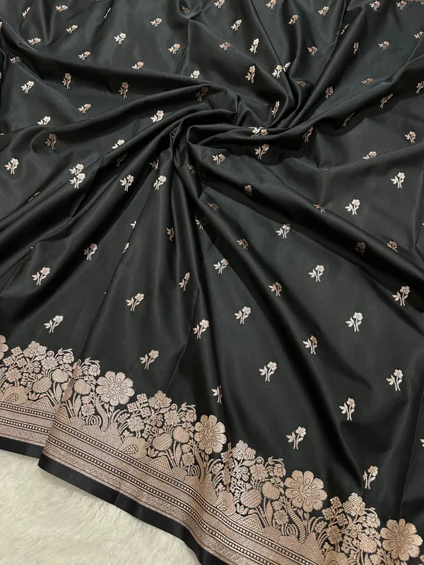 Black_Katan_Silk_Banarasi_Saree_With_Fine_Antique_Copper_Zari_Arch_Bell_Jhallar_Border
