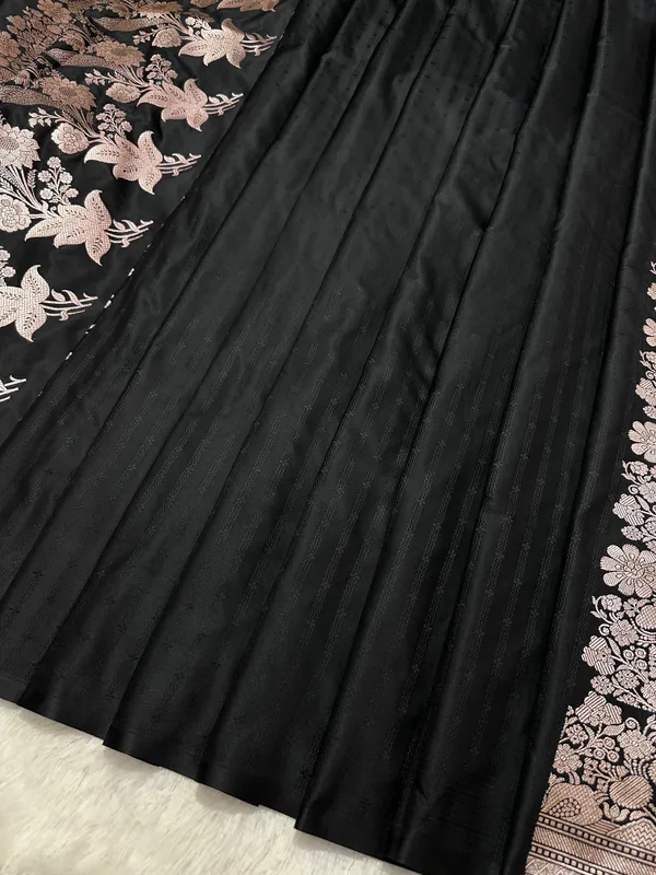 Black_Katan_Silk_Banarasi_Saree_With_Fine_Antique_Copper_Zari_Arch_Bell_Jhallar_Border