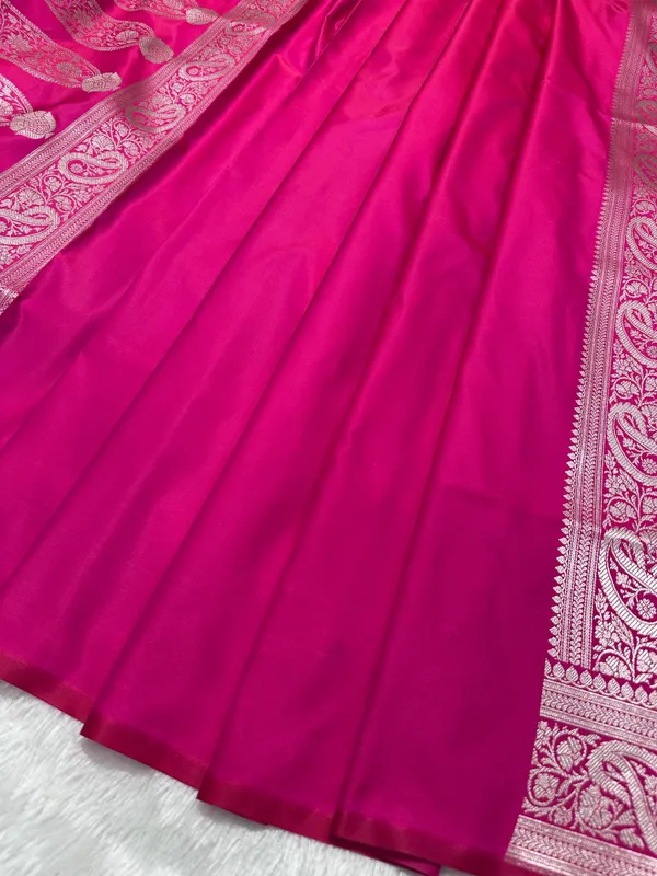 Rose_Pink_Katan_Silk_Banarasi_Saree_With_Fine_Antique_Copper_Zari_Arch_Bell_Jhallar_Border