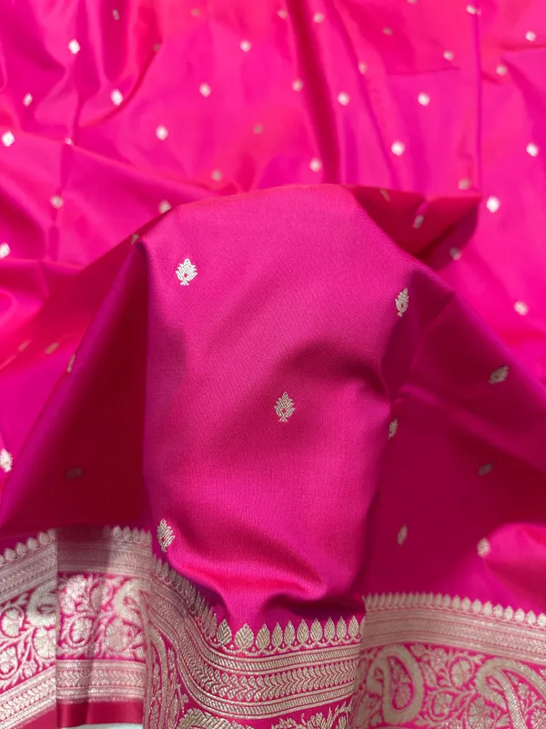 Rose_Pink_Katan_Silk_Banarasi_Saree_With_Fine_Antique_Copper_Zari_Arch_Bell_Jhallar_Border