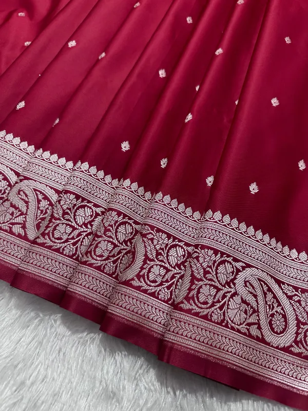 Bridal_Crimson_Red_Katan_Silk_Banarasi_Saree_With_Traditional_Paisley_Border_And_Shimmering_Copper_Zari_Micro_Butis