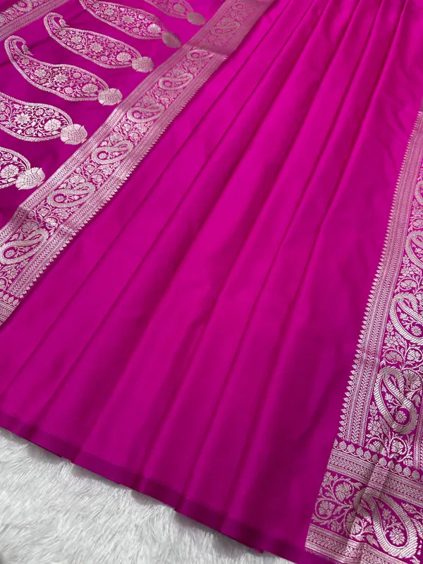 Rose_Pink_Katan_Silk_Banarasi_Saree_With_Traditional_Paisley_Border_And_Shimmering_Copper_Zari_Micro_Butis_Copy