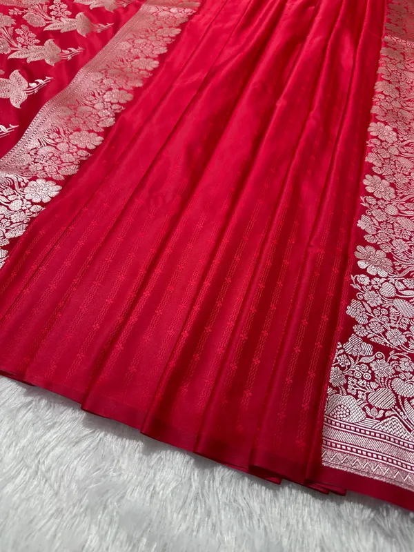 Crimson_Red_Katan_Silk_Banarasi_Saree_With_Fine_Antique_Copper_Zari_Arch_Bell_Jhallar_Border