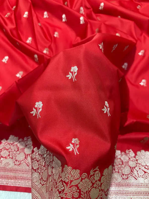 Crimson_Red_Katan_Silk_Banarasi_Saree_With_Fine_Antique_Copper_Zari_Arch_Bell_Jhallar_Border