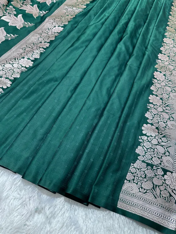 Bottle_Green_Katan_Silk_Banarasi_Saree_With_Fine_Antique_Copper_Zari_Arch_Bell_Jhallar_Border