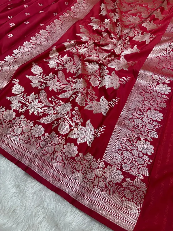 Bridal_Crimson_Red_Katan_Silk_Banarasi_Saree_With_Fine_Antique_Copper_Zari_Arch_Bell_Jhallar_Border