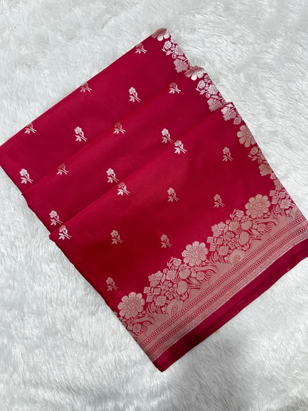 Bridal_Crimson_Red_Katan_Silk_Banarasi_Saree_With_Fine_Antique_Copper_Zari_Arch_Bell_Jhallar_Border