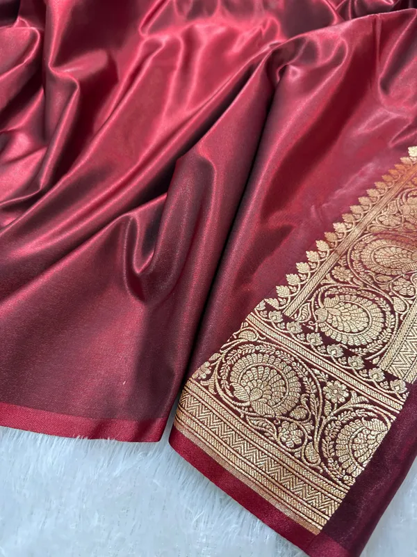 Garnet_Satin_Silk_Banarasi_Saree_With_Royal_Guldasta_Chakra_Border_And_Bold_Gold_Panna_Butis