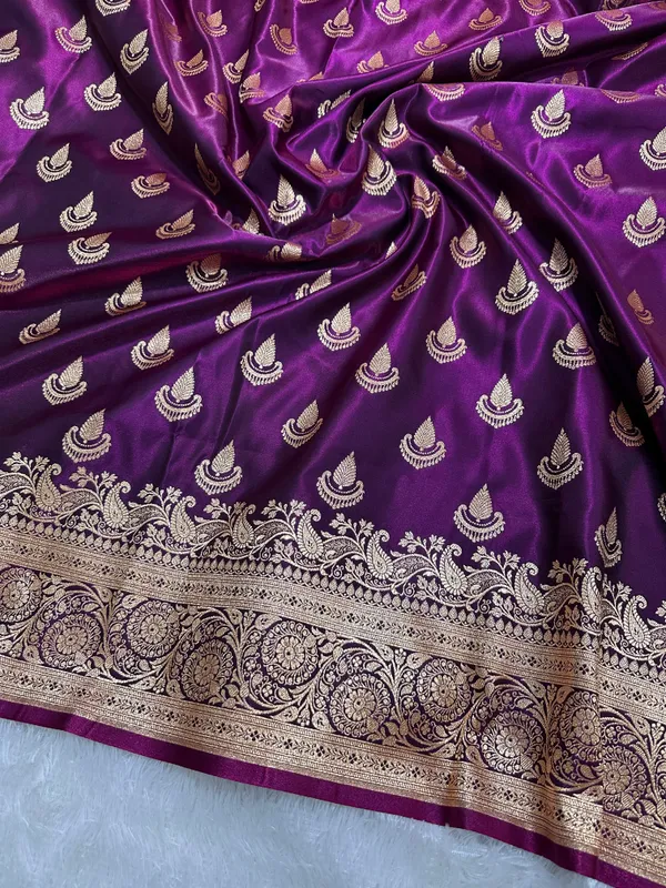 Deep_Wine_Satin_Silk_Banarasi_Saree_With_Royal_Guldasta_Chakra_Border_And_Traditional_Chand_Panna_Butis