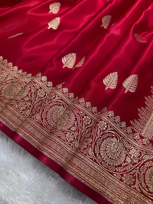 Crimson_Red_Satin_Silk_Banarasi_Saree_With_Royal_Guldasta_Chakra_Border_And_Bold_Gold_Panna_Butis