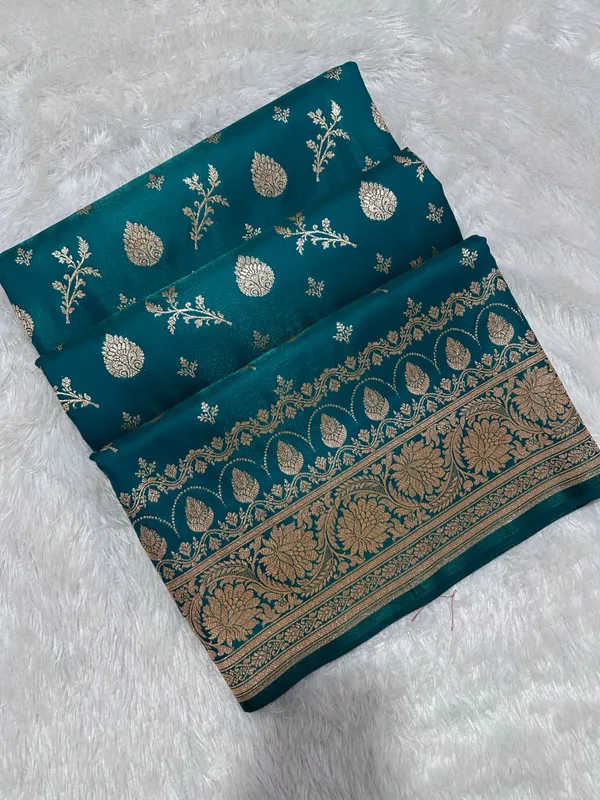 Rama_Green_Satin_Silk_Banarasi_Saree_With_Royal_Guldasta_Chakra_Border_And_Bold_Gold_Panna_Butis_Copy