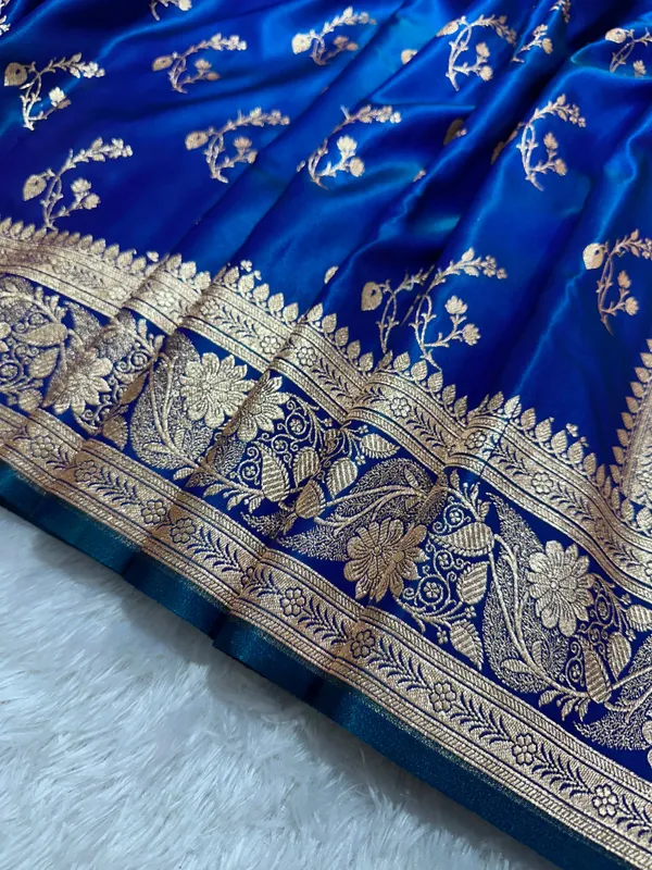 Peacock_Dual_Tone_Satin_Silk_Banarasi_Saree_With_Royal_Guldasta_Chakra_Border_And_Bold_Gold_Panna_Butis_Copy_Copy