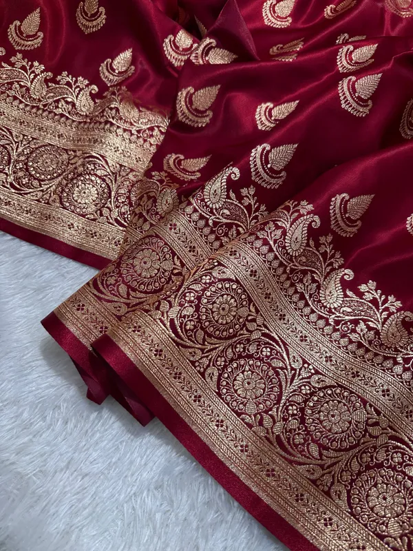 Bridal_Maroon_Satin_Silk_Banarasi_Saree_With_Royal_Guldasta_Chakra_Border_And_Traditional_Chand_Panna_Butis