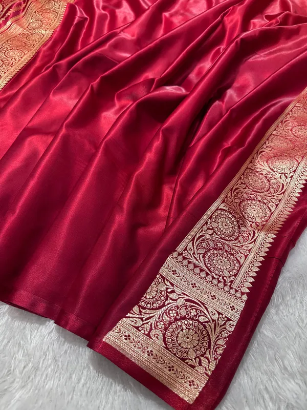 Bridal_Maroon_Satin_Silk_Banarasi_Saree_With_Royal_Guldasta_Chakra_Border_And_Traditional_Chand_Panna_Butis