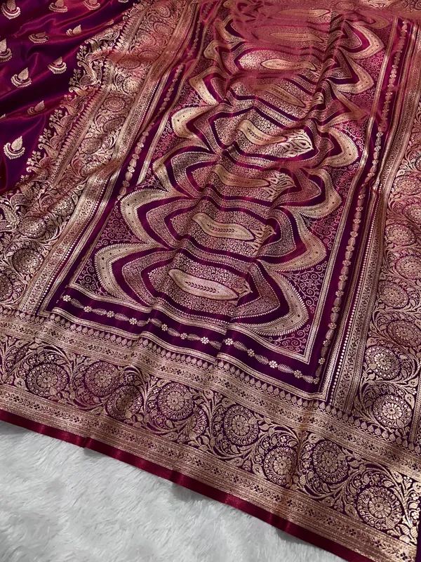Deep_Wine_Satin_Silk_Banarasi_Saree_With_Royal_Guldasta_Chakra_Border_And_Traditional_Chand_Panna_Butis