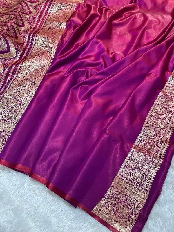 Deep_Wine_Satin_Silk_Banarasi_Saree_With_Royal_Guldasta_Chakra_Border_And_Traditional_Chand_Panna_Butis