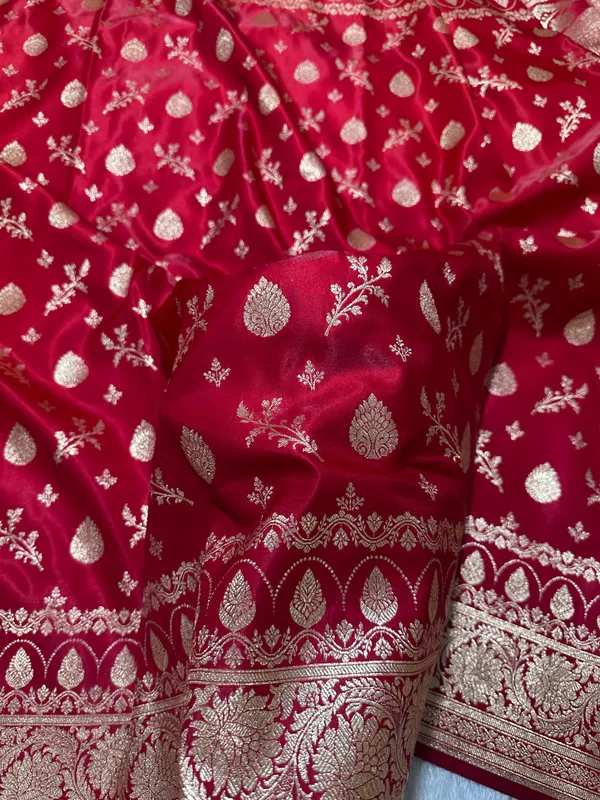 Crimson_Red_Satin_Silk_Banarasi_Saree_With_Royal_Floral_Jhallar_Border_And_Elegant_Kalka_Floral_Jaal_Butis