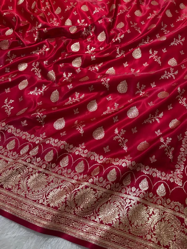 Crimson_Red_Satin_Silk_Banarasi_Saree_With_Royal_Floral_Jhallar_Border_And_Elegant_Kalka_Floral_Jaal_Butis