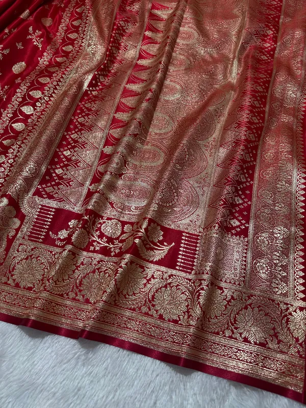 Crimson_Red_Satin_Silk_Banarasi_Saree_With_Royal_Floral_Jhallar_Border_And_Elegant_Kalka_Floral_Jaal_Butis