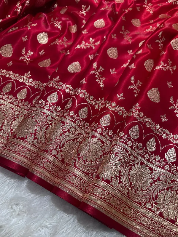 Crimson_Red_Satin_Silk_Banarasi_Saree_With_Royal_Floral_Jhallar_Border_And_Elegant_Kalka_Floral_Jaal_Butis