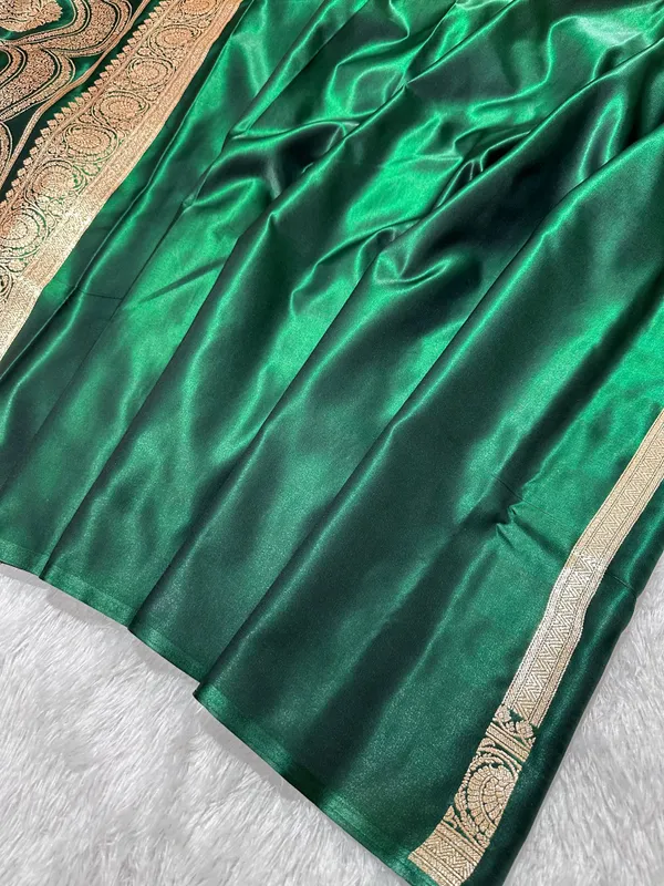 Classic_Bottle_Green_Satin_Silk_Banarasi_Saree_With_Royal_Guldasta_Chakra_Border_And_Bold_Gold_Panna_Butis