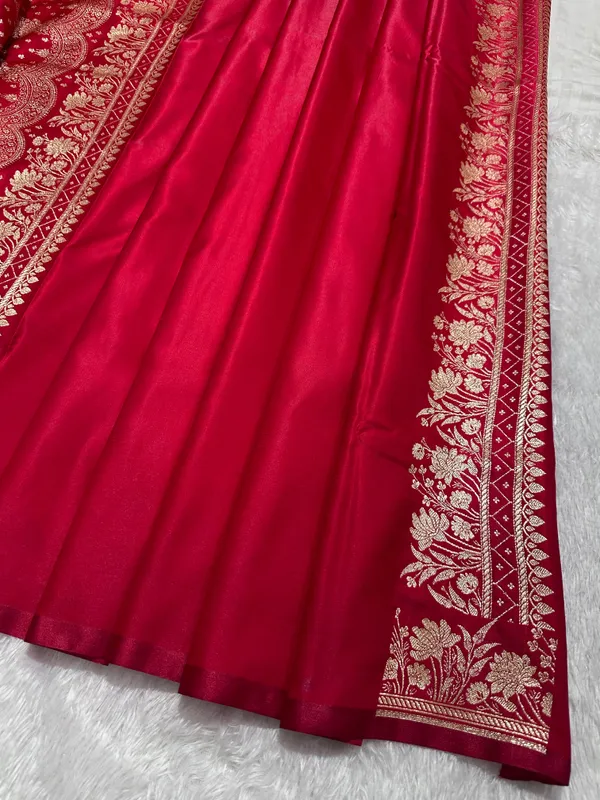 Crimson_Red_Satin_Silk_Banarasi_Saree_With_Delicate_Floral_Arch_Border_And_Bold_Gold_Panna_Butis