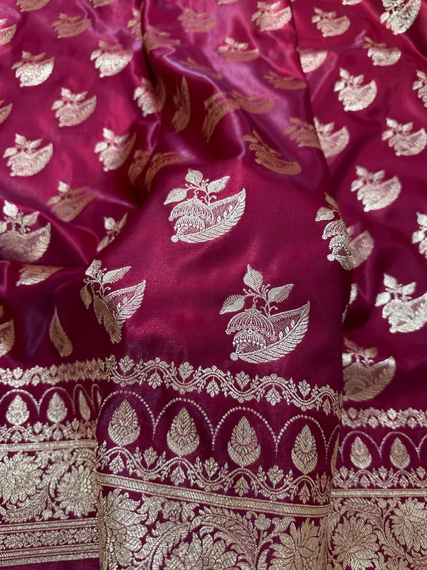Bridal_Maroon_Satin_Silk_Banarasi_Saree_With_Royal_Floral_Jhallar_Border_And_Royal_Peacock_Paisley_Butas