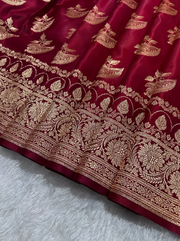 Bridal_Maroon_Satin_Silk_Banarasi_Saree_With_Royal_Floral_Jhallar_Border_And_Royal_Peacock_Paisley_Butas